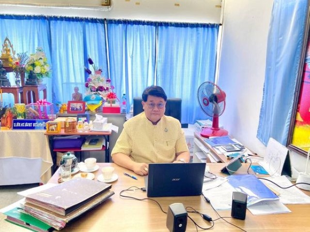 02Boss28Nov01